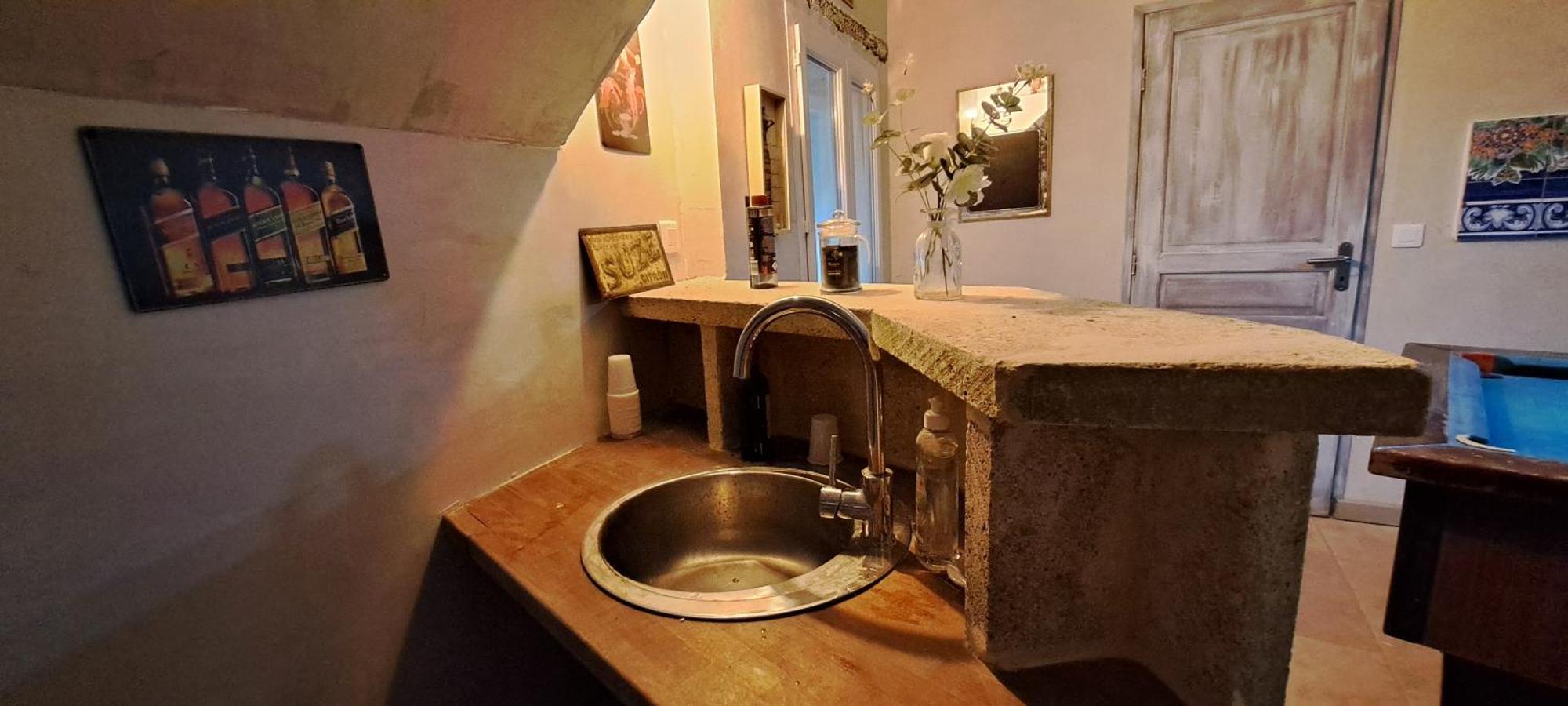 Apartament Chez Maxime Fraissinet-de-Fourques Zewnętrze zdjęcie